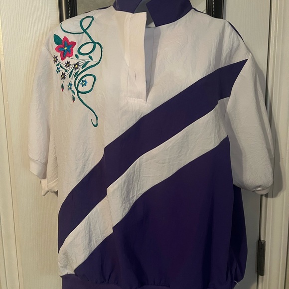 Beautiful Vintage Windbreaker Pullover - Picture 1 of 3